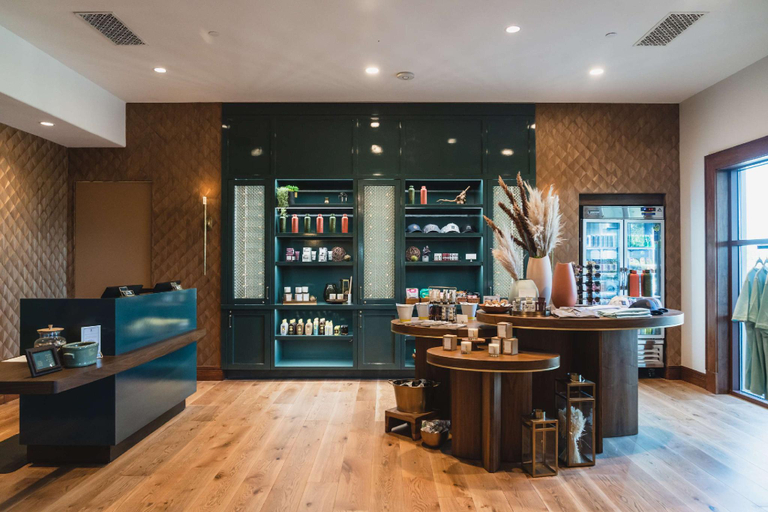 Public Area 4, Hotel Viata, Travis