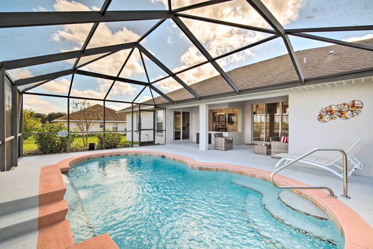Sport & Beauty 1, Spacious Ocala Home w/ Lanai & Private Pool!, Marion