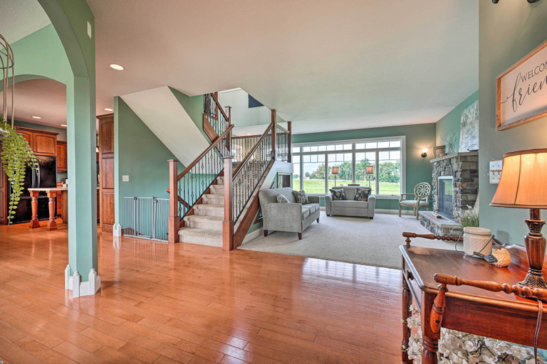 Others 4, Blue Birds Perch: Stunning Home on Private Hilltop, LaGrange