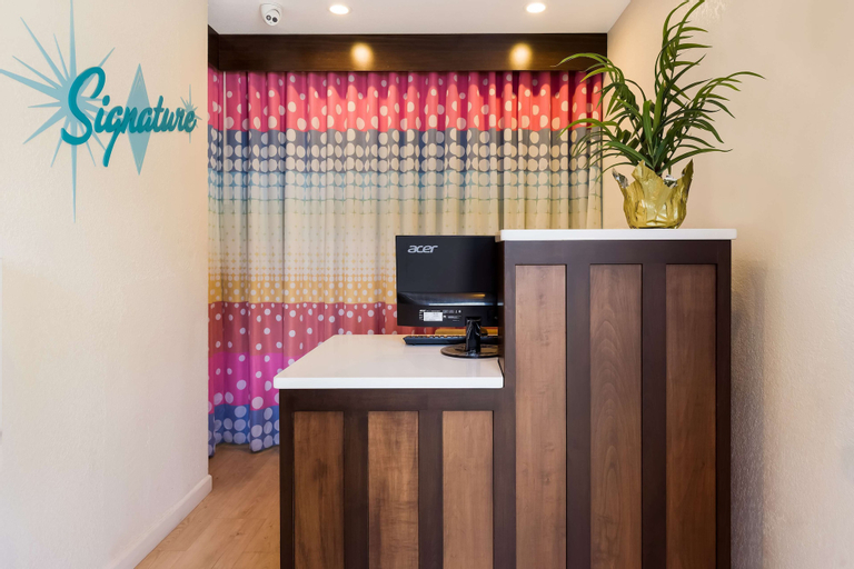 Public Area 3, Signature Inn Oakland, Alameda