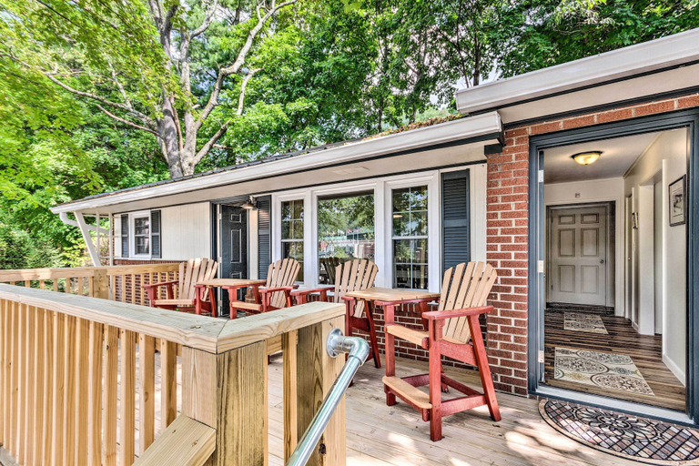 Exterior & Views 2, Dtwn Boone Home Walk to Appalachian State Campus!, Watauga