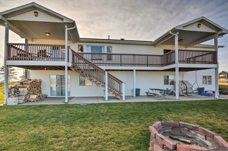Exterior & Views 1, Scenic Large-group Retreat, 1 Mi to Bryce Canyon!, Garfield