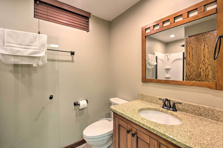 Bathroom 4, Cozy Hayward Cottage w/ Dock & Lakefront View, Sawyer