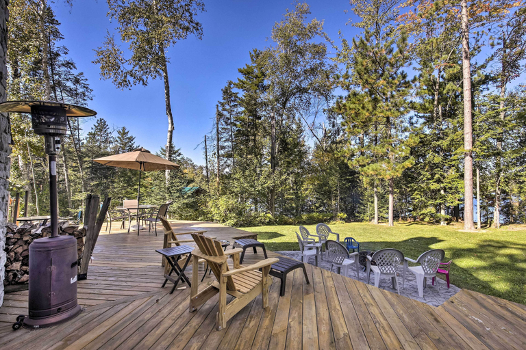 Food & Drinks, Elcho Escape w/ Private Dock on Post Lake!, Langlade