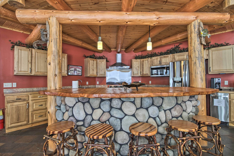 Food & Drinks 4, Dock, Fire Pit & Beach! Expansive Ruth Lake Home, Crow Wing