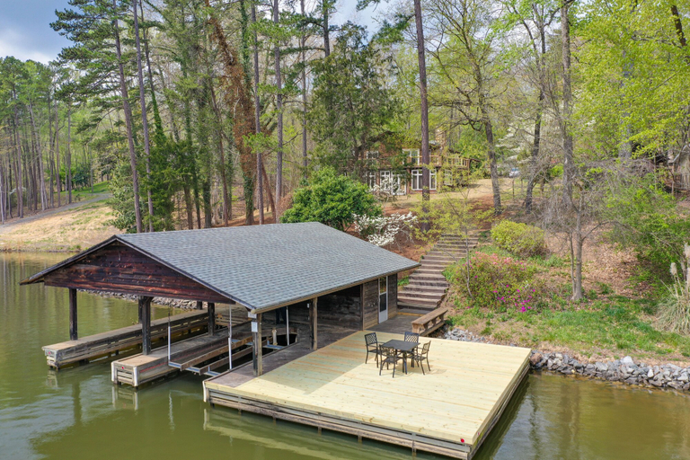 Others 1, Spacious Waterfront Hyco Lake Retreat w/ Dock!, Person