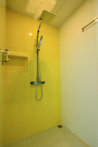 Bathroom 5, Wakeup Aonang, Mueang Krabi