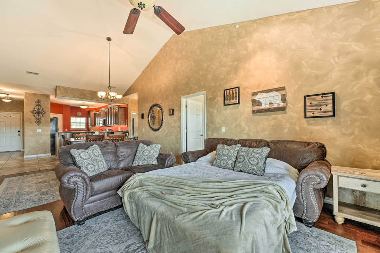 Bedroom 3, Spacious Branson Condo on Table Rock Lake!, Stone