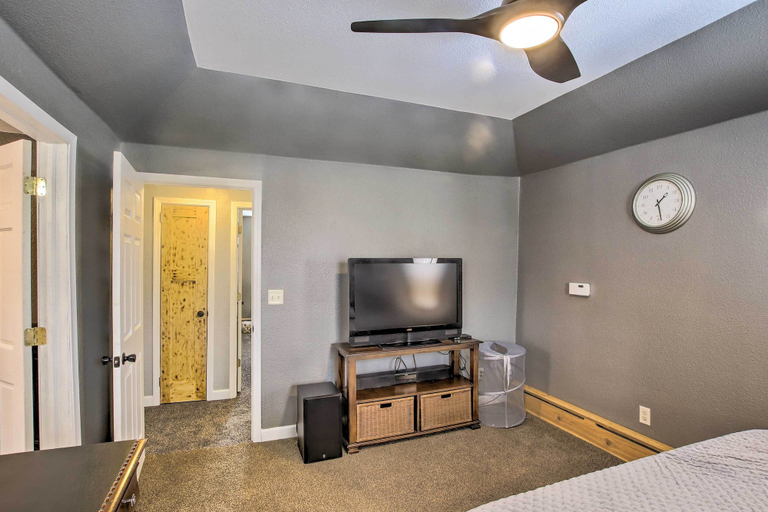 Others 5, Spacious Sheboygan Home w/ Grill & Fire Pit!, Sheboygan