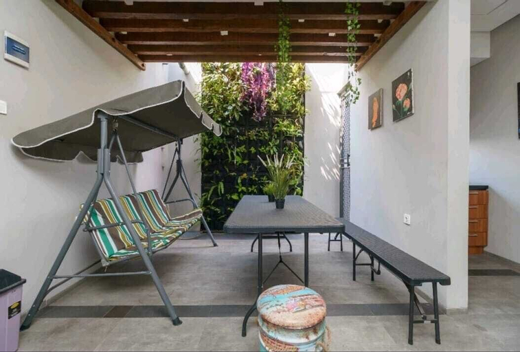 Exterior & Views 22