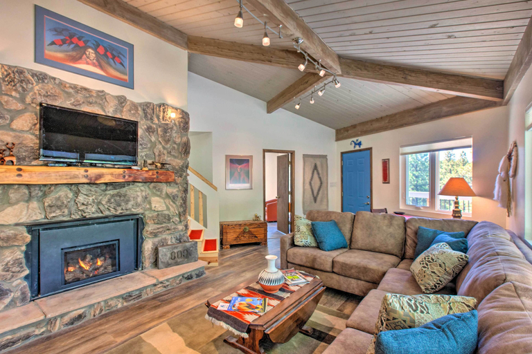 Others 1, Angel Fire Home w/ Deck ~ 3 Mi to Ski Resort!, Colfax