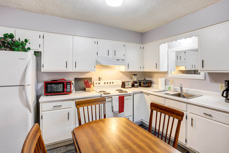 Others 5, Pet-friendly Pierre Vacation Rental!, Hughes