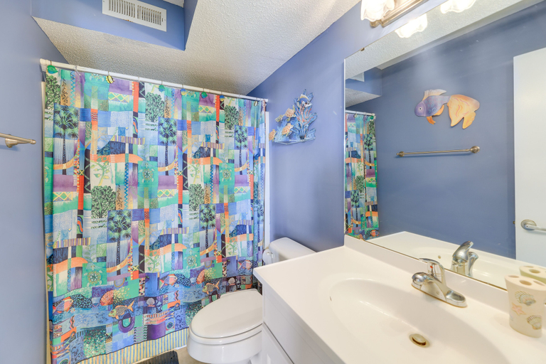 Bathroom 4, North Carolina Escape w/ Balcony & Pool Access!, Onslow