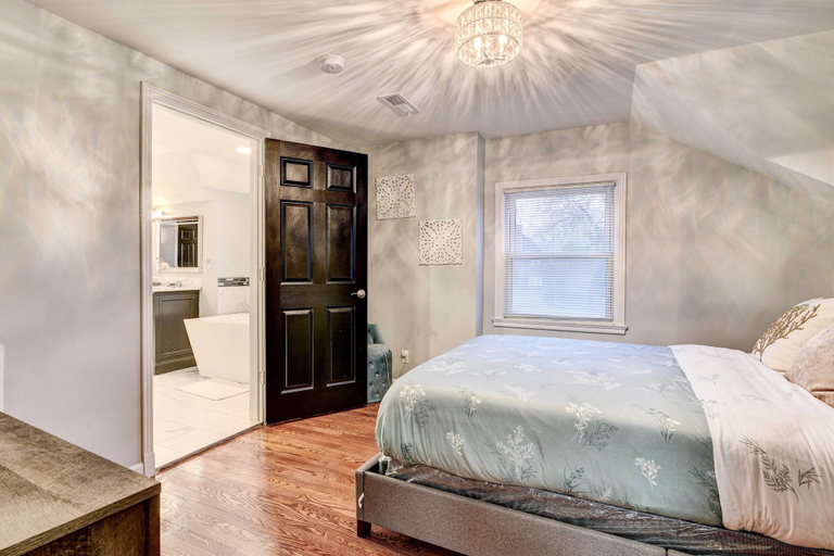 Bedroom 2, Luxurious Detroit Home - Walk to Golf & Park!, Wayne