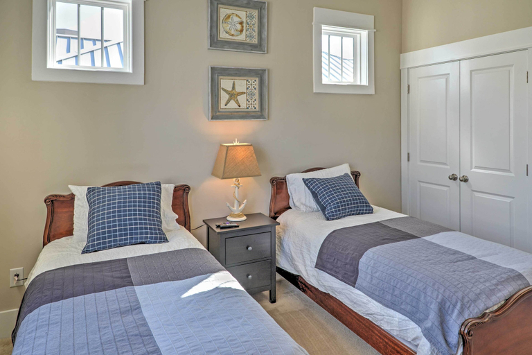 Bedroom 3, 1 Block to Beach! Breezy Myrtle Beach Getaway, Horry