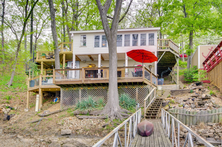 Exterior & Views 2, Waterfront Ozarks Home w/ Hot Tub, Bar & Dock, Camden