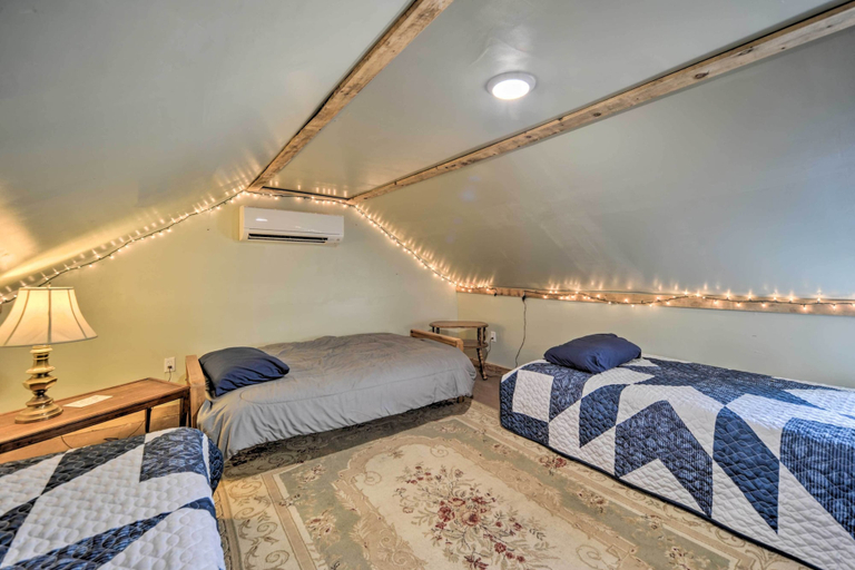 Bedroom 3, Pet-friendly Harper Farmhouse w/ Large Deck!, Gillespie