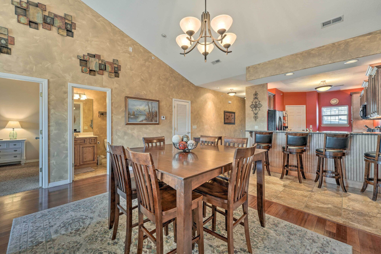 Food & Drinks, Spacious Branson Condo on Table Rock Lake!, Stone