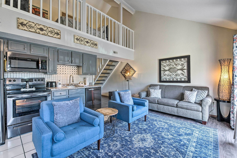 Others 1, Cozy & Convenient Branson Condo w/ Balcony!, Taney