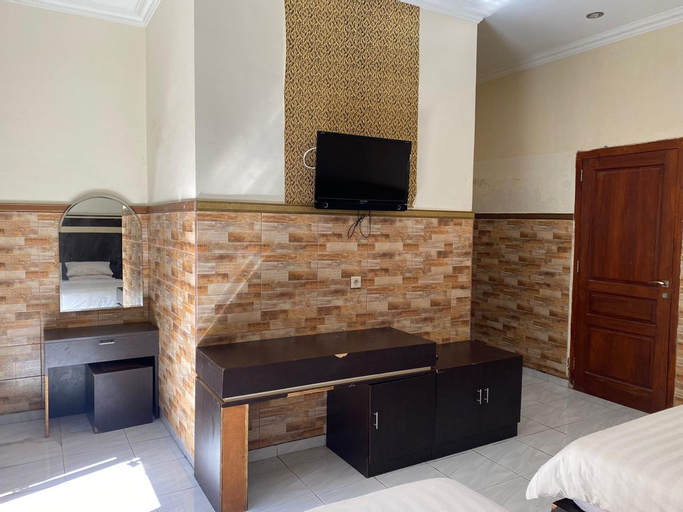 Bedroom 2, New Garuda Hotel (temporarily closed), Buleleng