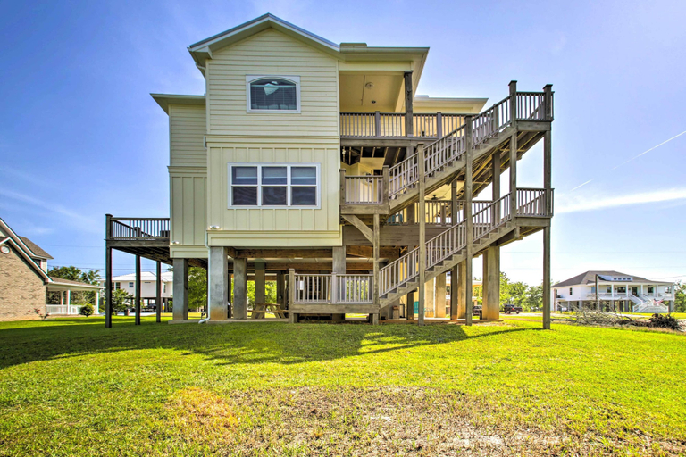 Exterior & Views 2, Waveland Abode w/ Patio, Walk to Beach!, Hancock