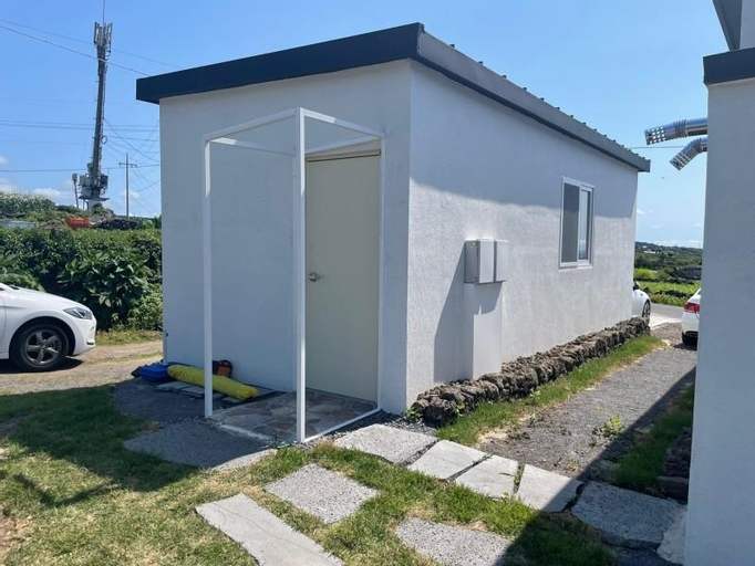 Jeju Fongnang Eyeom Pension, Jeju