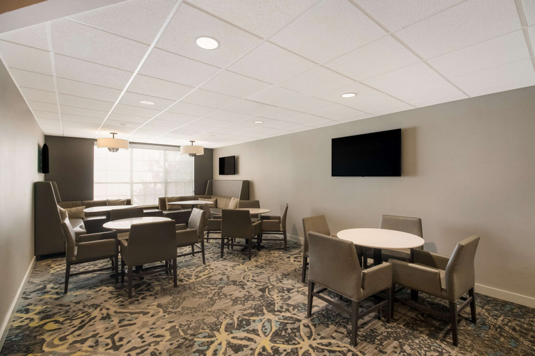 Food & Drinks 5, Sonesta ES Suites Dallas Richardson, Dallas