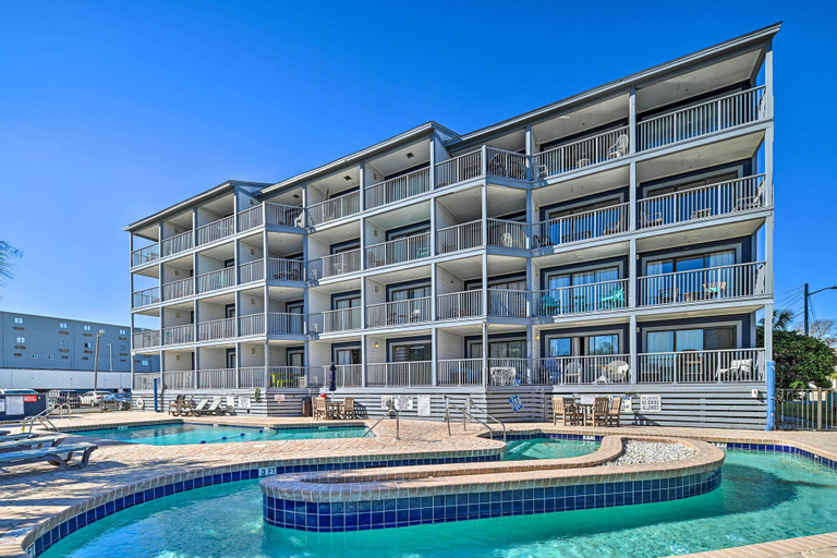 Exterior & Views 2, Inviting Condo: 1 Block to Myrtle Beach!, Horry
