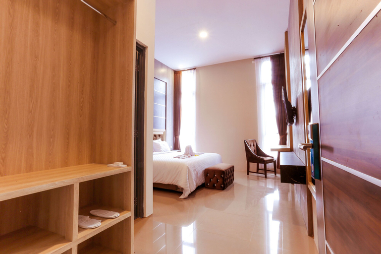Bedroom 12