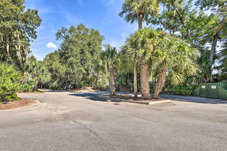 Others 4, Walk to Coligny Beach: Tropical Hilton Head Condo, Beaufort