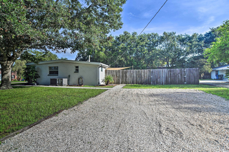 Exterior & Views 2, Updated Largo Home Near Beaches & Parks!, Pinellas