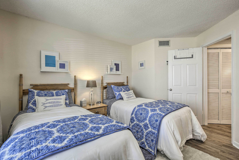Bedroom 3, St Pete Condo w/ Heated Pool - 3 Miles to Beach!, Pinellas