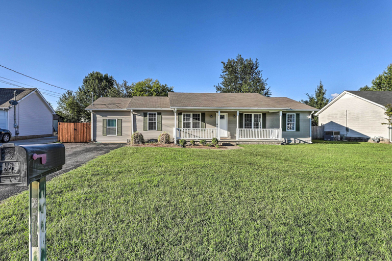 Exterior & Views 2, Classic Murfreesboro Home w/ Grill & Yard!, Rutherford