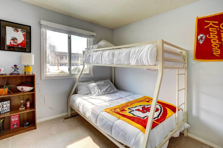 Bedroom 3, Cozy Sioux Falls Home - 7 Mi to Downtown!, Minnehaha