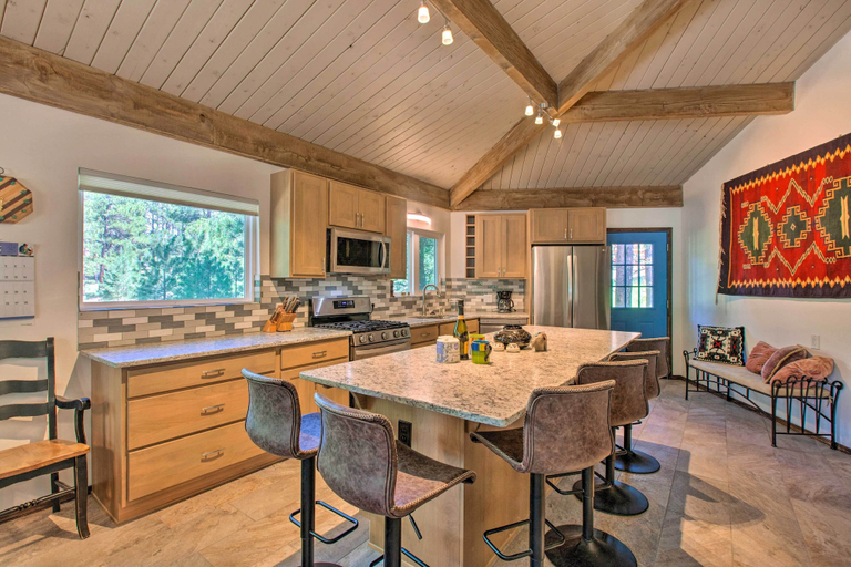 Food & Drinks, Angel Fire Home w/ Deck ~ 3 Mi to Ski Resort!, Colfax