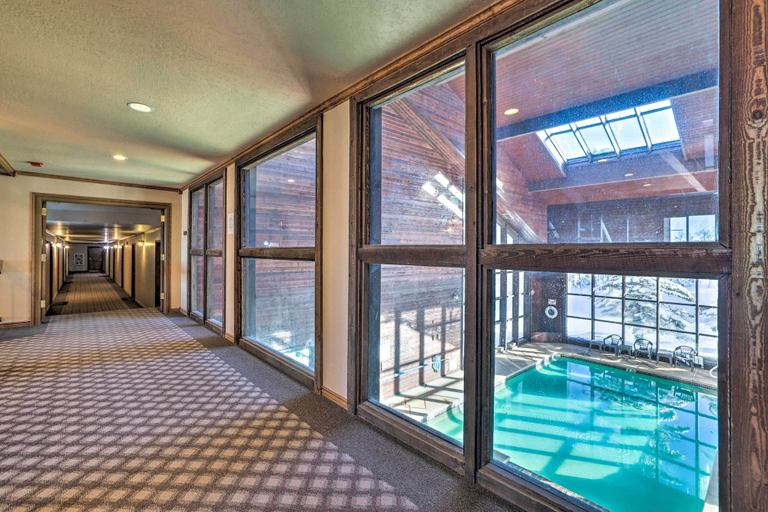Sport & Beauty 3, Resort-Style Brian Head Condo Near Slopes!, Iron
