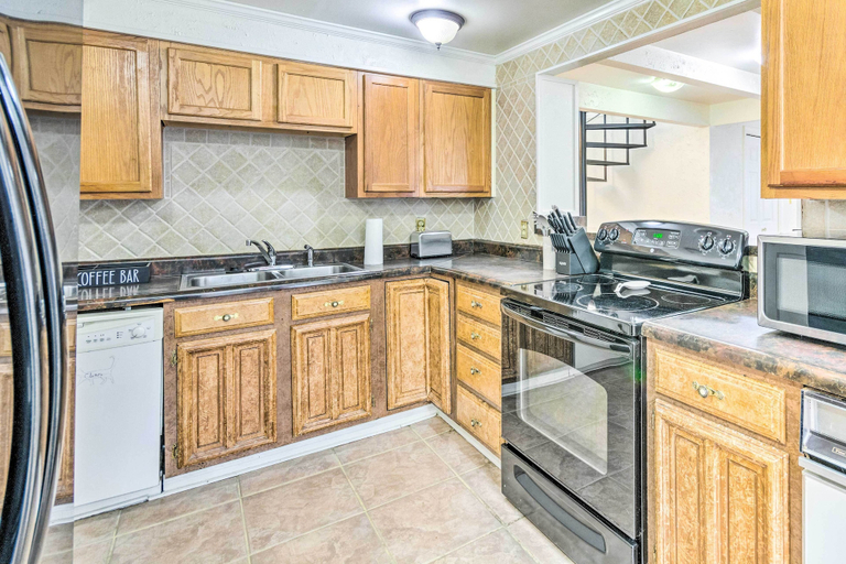 Others 4, Spacious Little Rock Home w/ Yard & Game Room, Pulaski