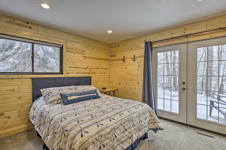 Bedroom 3, 'deerskin Lodge' w/ Boat Dock & Fire Pit!, Vilas