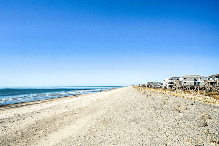 Others 5, Oak Island Home w/ Pool: Walk to Long Beach!, Brunswick