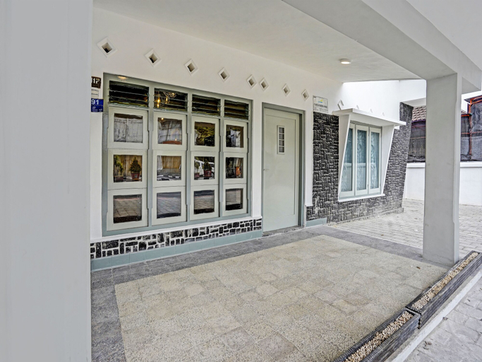 Others 5, Hotel O Nawangwulan, Blitar