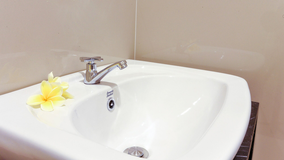 Bathroom 7