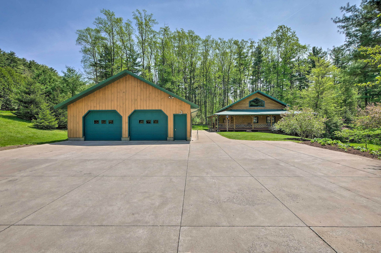 Exterior & Views 2, 'the Red Pine Cabin' w/ Private Pond & Dock!, Holmes