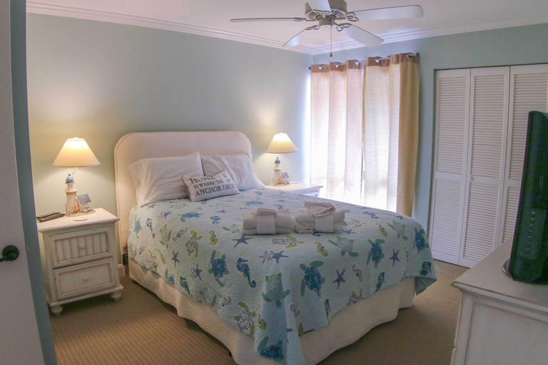 Bedroom 3, Home w/ Private Courtyard - Walk to Coligny Beach!, Beaufort