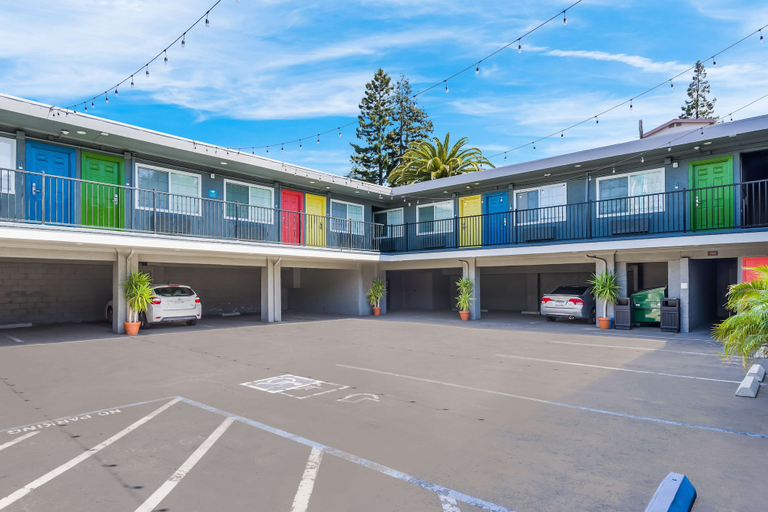 Exterior & Views 2, Signature Inn Oakland, Alameda