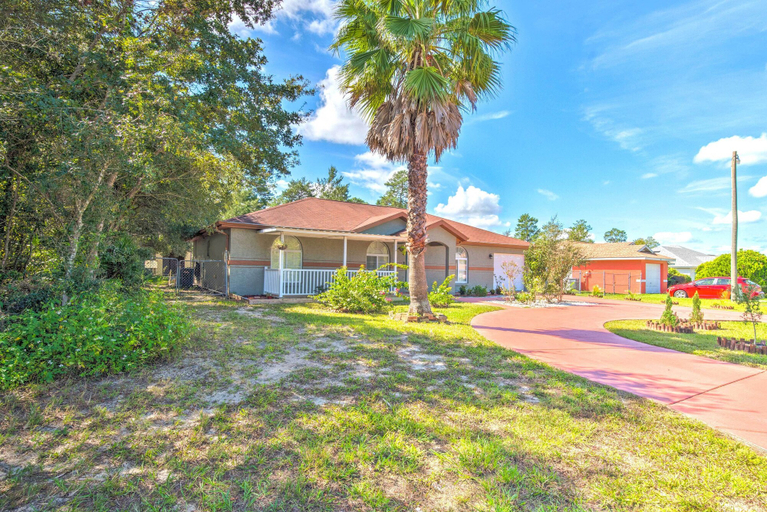 Exterior & Views 2, Pet-friendly Ocala Escape w/ Private Pool & Yard!, Marion