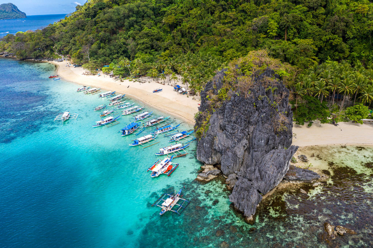 Angelic Tourist Inn thru Riley-Based Trvel Ink, El Nido