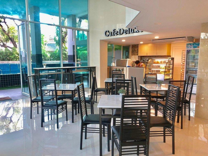 Food & Drinks 2, The Lux Ladprao 10, Chatuchak