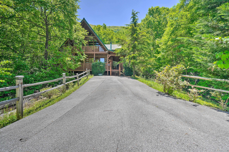 Exterior & Views 2, Living Waters Lodge, Sevier