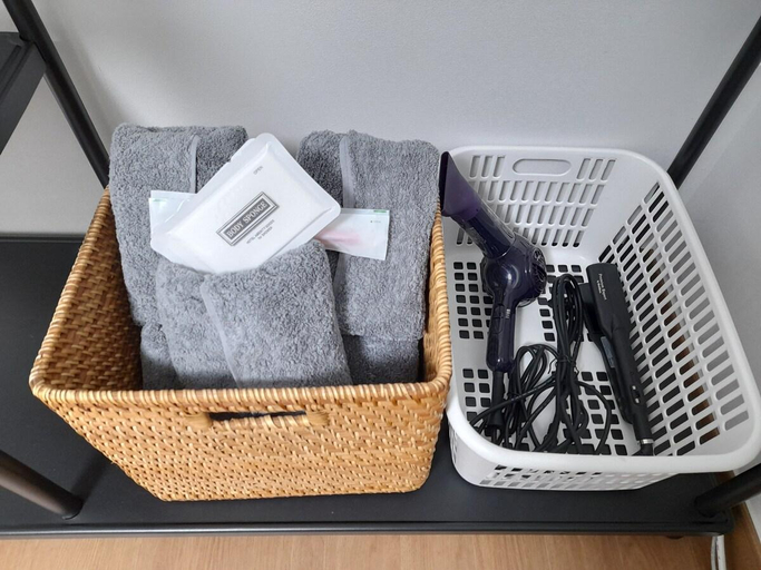 Others 2, Syun's Nest 102 (Self quarantine Possible), Yongsan