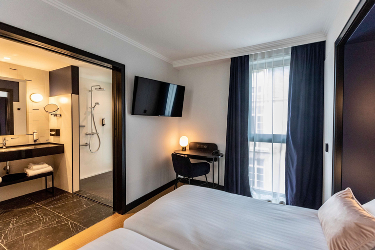 Bedroom 9
